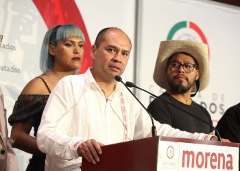 Diputados de Morena presentan demanda de juicio político contra ministros