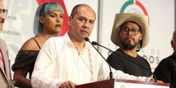 Diputados de Morena presentan demanda de juicio político contra ministros