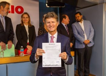 Enrique de la Madrid e Israel Rivas se registra como aspirante del Frente Amplio por México