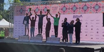 Los mexicanos Adela Honorato y Jesús Nava ganan el Medio Maratón CDMX 2023