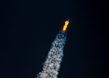 Despega misión que investigará el lado oscuro del universo