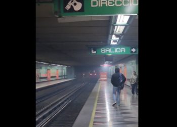 Usuarios reportan humo en esta línea del Metro