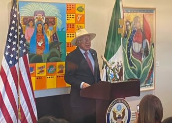 Es ilegal la colocación de boyas en el Río Bravo: Ken Salazar