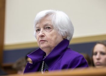 Yellen pide a China competencia sana