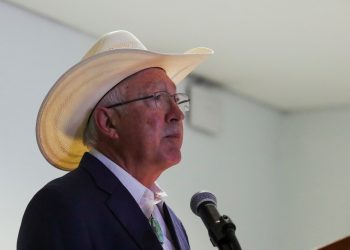 ¿Qué se requiere para frenar la migración irregular? Esto dijo Ken Salazar