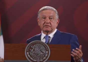 AMLO acusa golpes mediáticos contra su gobierno