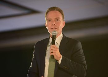 Manuel Velasco plantea nuevo impulso al turismo