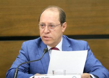 Los que logren reunir las 150 mil firmas van a participar en un debate de carácter nacional en agosto: Marco Baños