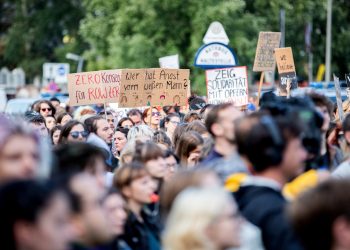 Mujeres protestan contra la actuación de Rammstein en Viena