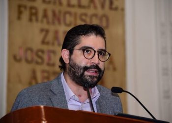 La reforma de Morena no tiene sentido porque va en contra de lo que establece la Constitución: Roy Torres 