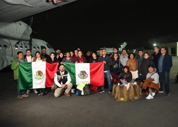 México envía 26 profesionales de la salud a Chile para atender brote de virus respiratorio