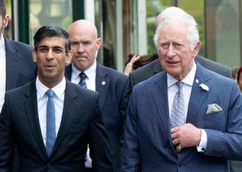 Biden llega al Reino Unido para reunirse con Sunak y Carlos III