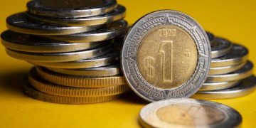 López Obrador celebra al superpeso