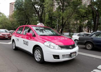 Concesionarios del transporte público y taxistas formalizan petición de aumento de tarifa
