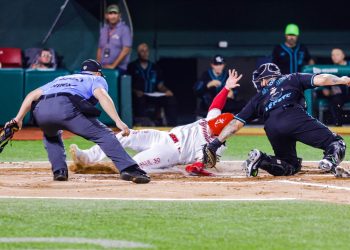 El Águila de Veracruz gana en trece innings a Saraperos de Saltillo 