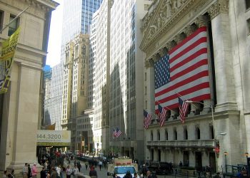 Wall Street abre en verde y el Dow Jones sube