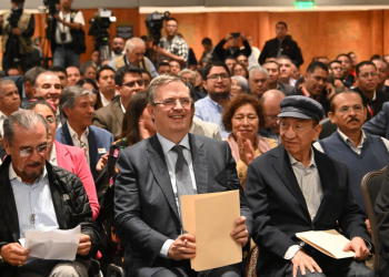 Asegura Marcelo Ebrard que entregó pruebas de cómo es favorecida Claudia Sheinbaum