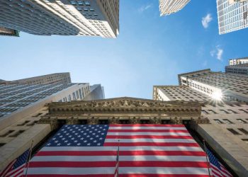 Fitch Ratings baja calificación de EU