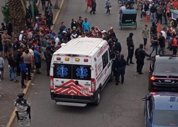 Familiares de niña en Chalco baleada piden ayuda, en cinco horas no la han atendido