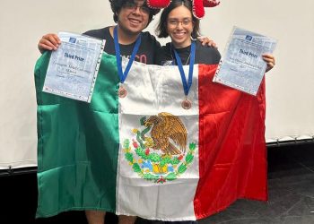 Estudiantes de la UNAM consiguen medalla de bronce en competencia de Matemáticas