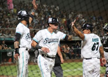 Edwin Díaz le da el triunfo a Saraperos ante Tijuana en 11 entradas 