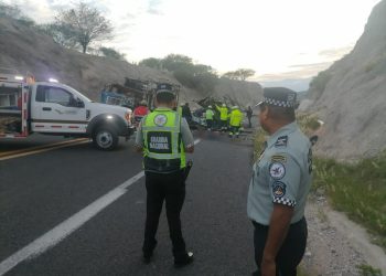 Sube la cifra de muertos tras choque de un autobús que transportaba venezolanos