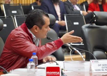 Morena en el INE a favor de reducir el financiamiento a partidos