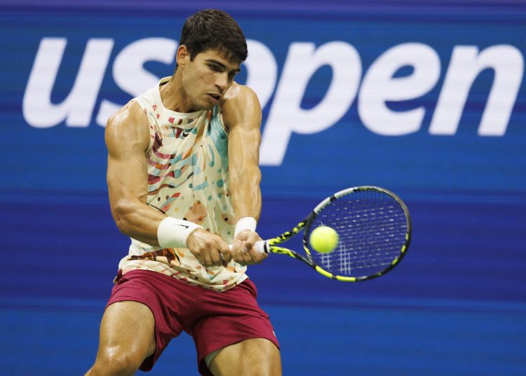 Flushing Meadows (United States), 29/08/2023.- Carlos Alcaraz of Spain returns the ball to Dominik Koepfer of Germany during their first round match at the US Open Tennis Championships at the USTA National Tennis Center in Flushing Meadows, New York, USA, 29 August 2023. The US Open runs from 28 August through 10 September. (Tenis, Alemania, España, Nueva York) EFE/EPA/CJ GUNTHER