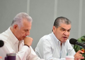 “Nuestros hijos no tienen que pagar caprichos”, señala gobernador de Coahuila sobre libros de texto