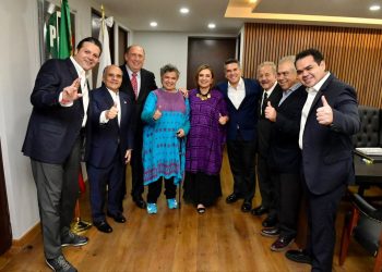 Xóchitl Gálvez y Beatriz Paredes se reúnen en la sede del PRI
