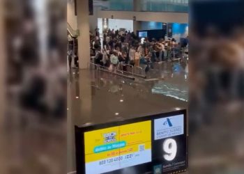 Fuertes lluvias dejan encharcamientos en el AICM