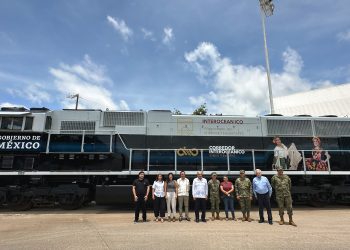 López Obrador presenta la primera locomotora del Tren Interoceánico