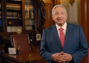 López Obrador celebra reducción de pobreza y promete alza a pensión de adultos mayores