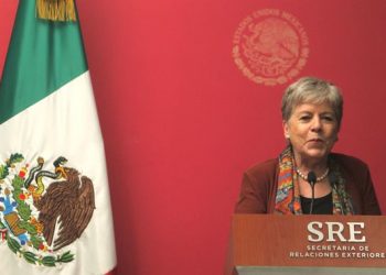 Alicia Bárcena asegura que el envío de armas no le ayudará a Ucrania a conseguir la paz