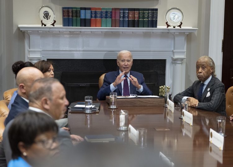 Washington (United States), 28/08/2023.- US President Joe Biden (C) participates in a meeting with organizers of the 60th anniversary of the March on Washington and members of the King Family at the White House in Washington, DC, USA, 28 August 2023. Rev. Al Sharpton is seen at right. EFE/EPA/CHRIS KLEPONIS / POOL