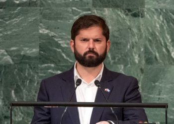 Tres cambios de gabinete en año y medio en Chile