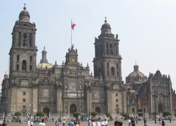 Lluvias provocan goteras en la Catedral Metropolitana