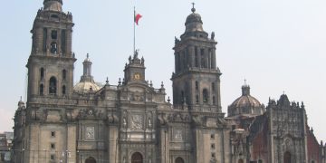 Lluvias provocan goteras en la Catedral Metropolitana