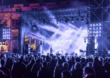 Te contamos quienes son los artistas latinos más taquilleros