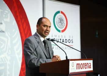 Morena busca invalidar amparos ante Libros de Texto Gratuitos