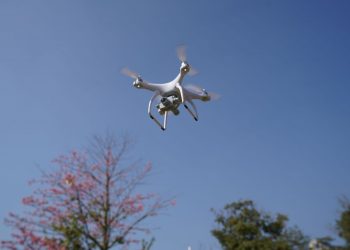 Envía el presidente al Congreso reforma para castigar con cárcel el uso de drones para agredir o espiar al estado mexicano o a particulares