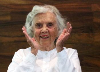 La escritora Elena Poniatowska es galardonada con el premio internacional Carlos Fuentes