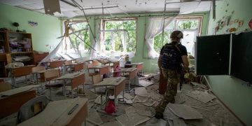 Un ataque ruso mata al director y a otros tres empleados de una escuela ucraniana