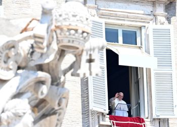 El papa anima a los jóvenes rusos a “sembrar semillas de reconciliación”