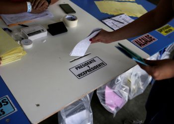 Cierran los centros de votación en Guatemala