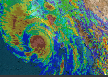 El huracán Hilary se degrada, pero sigue avanzando hacia Baja California