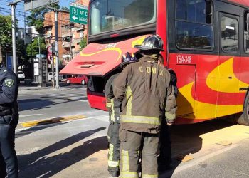 Se incendia Metrobús Línea 2 