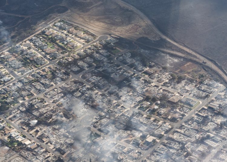 Lahaina (United States), 10/08/2023.- An arial view of buildings damaged in Lahaina, Hawaii as a result of a large wildfire which has killed 6 people and forced thousands of evacuations on the island of Maui in Hawaii, USA, 09 August 2023. Winds from Hurricane Dora, which is currently over the Pacific Ocean hundreds of miles south of Hawaii, have intensified the wildfires. (incendio forestal) EFE/EPA/CARTER BARTO