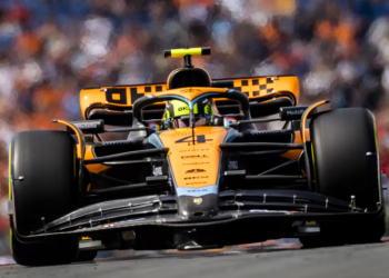 Norris por delante de Verstappen, Checo es séptimo en el segundo libre de Zandvoort