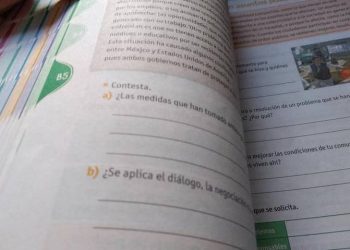 Promueven senadores del PAN amparo colectivo contra libros de texto gratuitos